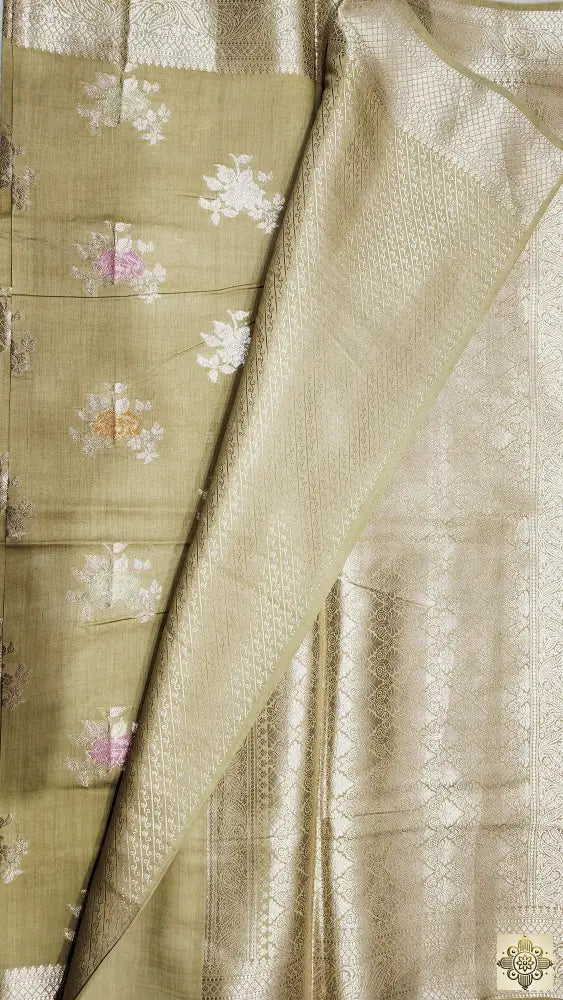 Green Munga silk-Floral Saree