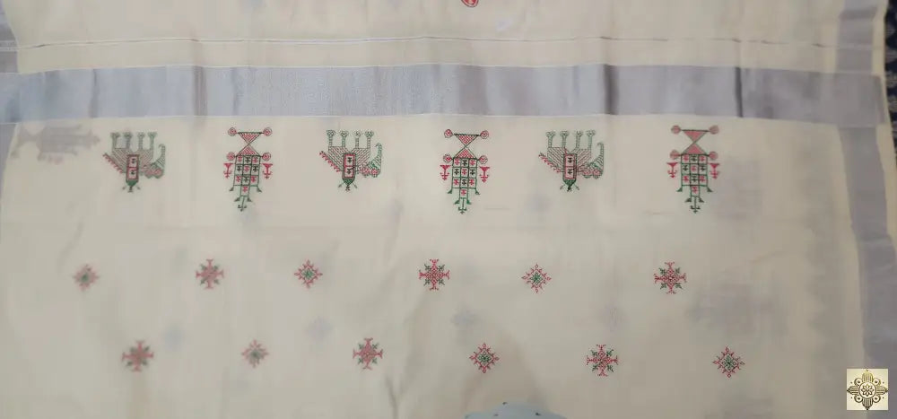 Kasavu Off-White Embroidered Saree Saree